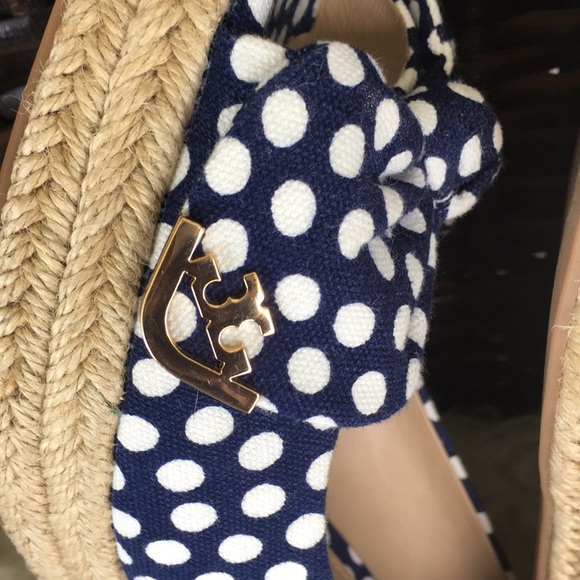 Tory Burch
Navy Blue White Polka Dot New Espadrilles Wedges Heels Sandals - Picture 6 of 16